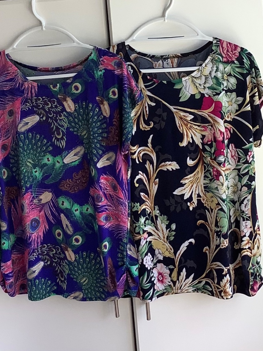 Bundle of 2 Women’s Blouses Tops Size XL Floral & Peacock Print Polyester